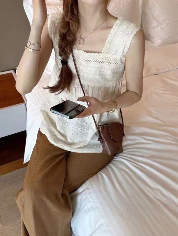 Z in D [ 方領蕾絲鉤花背心＋休閒褲 度假套裝 ] 2506067 (shihslica) ZinD,zind,ZD,zooindrawer,zoo in drawer,抽屜動物園,丹寧,牛仔外套,外套富翁,洋裝