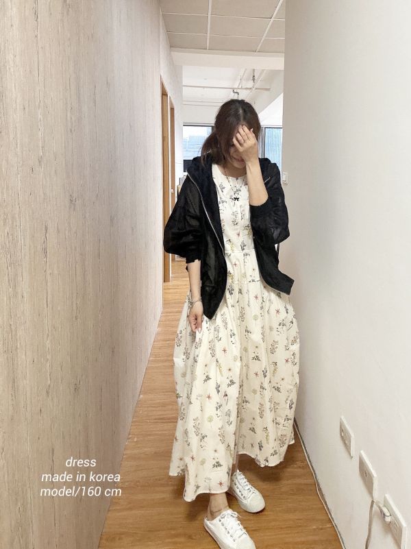 Z in D [ 清新花朵立體剪裁洋裝 ] 米白 2505164 (shihslica) ZinD,zind,ZD,zooindrawer,zoo in drawer,抽屜動物園,丹寧,牛仔外套,外套富翁,洋裝