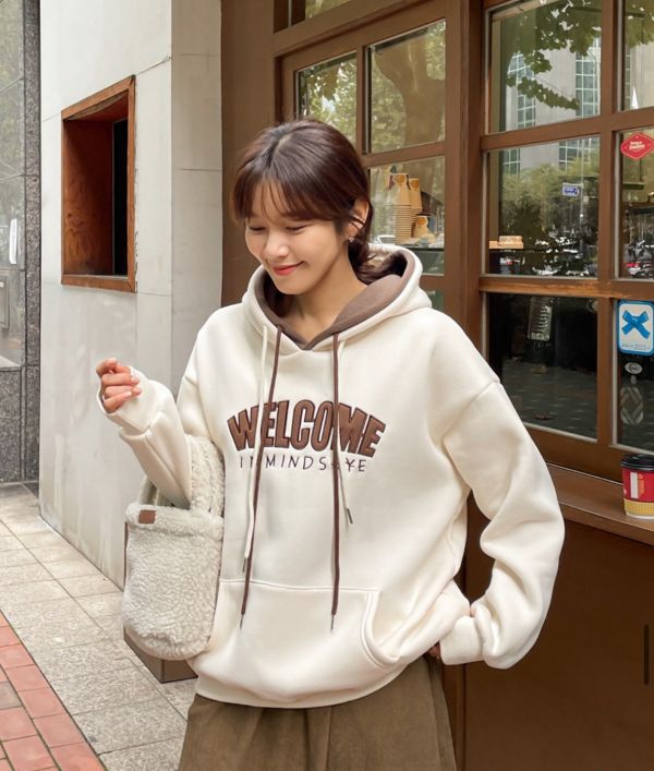 ZinD [ 歡迎英文雙配色刷毛帽Ｔ ] 3色 2512301 (shihslica) ZinD,zind,ZD,zooindrawer,zoo in drawer,抽屜動物園,丹寧,牛仔外套,外套富翁,洋裝,韓國襪子,年終慶,雙11,雙12,黑五,週年慶,合購價,自訂款