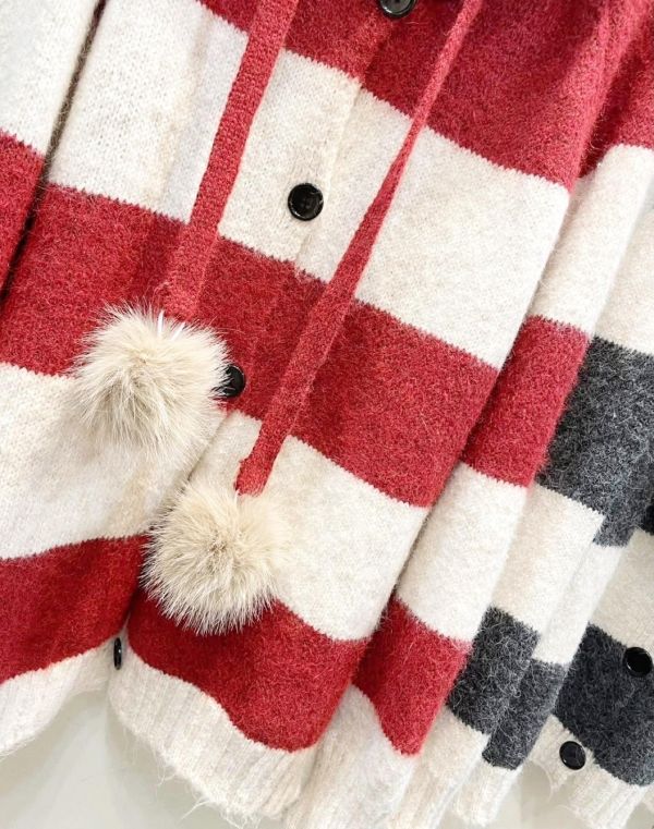 ZinD [ 毛毛球雙色彈性針織帽外套 ] 2色 2601022 shihslica ZinD,zind,ZD,zooindrawer,zoo in drawer,抽屜動物園,丹寧,牛仔外套,外套富翁,洋裝,韓國襪子,年終慶,雙11,雙12,黑五,週年慶,合購價,自訂款