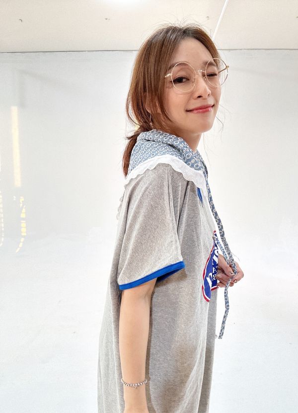 Z in D [ SALE v領配色滾邊棉質連身大寬Ｔ ] 3色 2507213 (shihslica) ZinD,zind,ZD,zooindrawer,zoo in drawer,抽屜動物園,丹寧,牛仔外套,外套富翁,洋裝