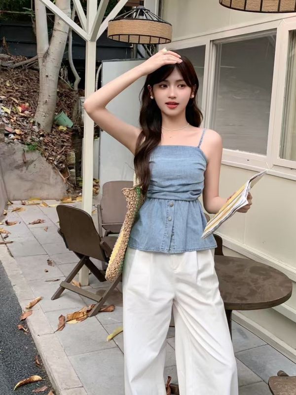 Z in D [  縮腰平口衣襬排釦單寧細肩 ] 丹寧藍 2507233 (shihslica) ZinD,zind,ZD,zooindrawer,zoo in drawer,抽屜動物園,丹寧,牛仔外套,外套富翁,洋裝