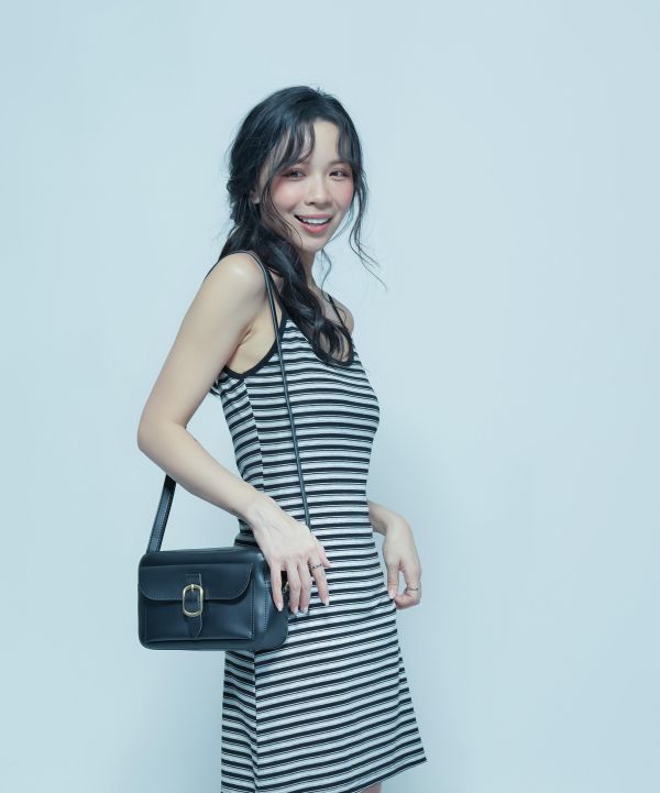 ZinD [ SALE 橫紋細肩彈性連身長版背心裙 ] 2色 2608063 ZinD,zind,ZD,zooindrawer,zoo in 抽屜,動物園,丹寧,外套,外套富翁,洋裝,韓國襪子,年終慶,雙11,雙12,黑五,百搭,合購價,自訂,春裝,Tshirt,首爾