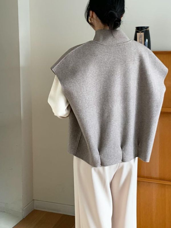 ZinD [ 磨毛立領設計款背心外套 ] 3色 2602121 shihslica ZinD,zind,ZD,zooindrawer,zoo in 抽屜,抽屜動物園,丹寧,裙子,裙子富翁,洋裝,韓國襪子,年終慶,雙11,雙12,黑五,永恆慶,合購價,自訂