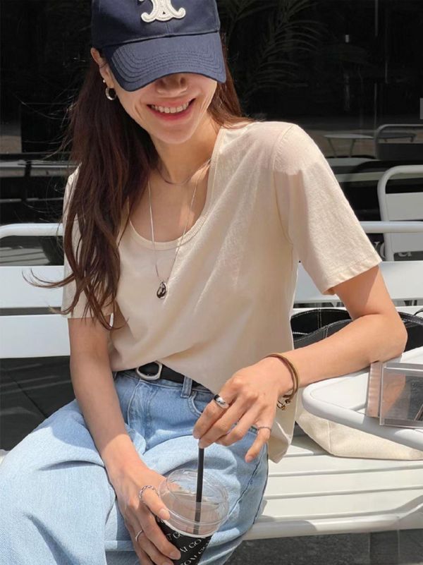 ZinD [ 韓製 百搭大U領素色薄T恤 ] 4色 2604183 ZinD,zind,ZD,zooindrawer,zoo in drawer,抽屜動物園,丹寧,牛仔外套,外套富翁,洋裝,韓國襪子,年終慶,雙11,雙12,黑五,週年慶,合購價,自訂款,shihslica.春裝