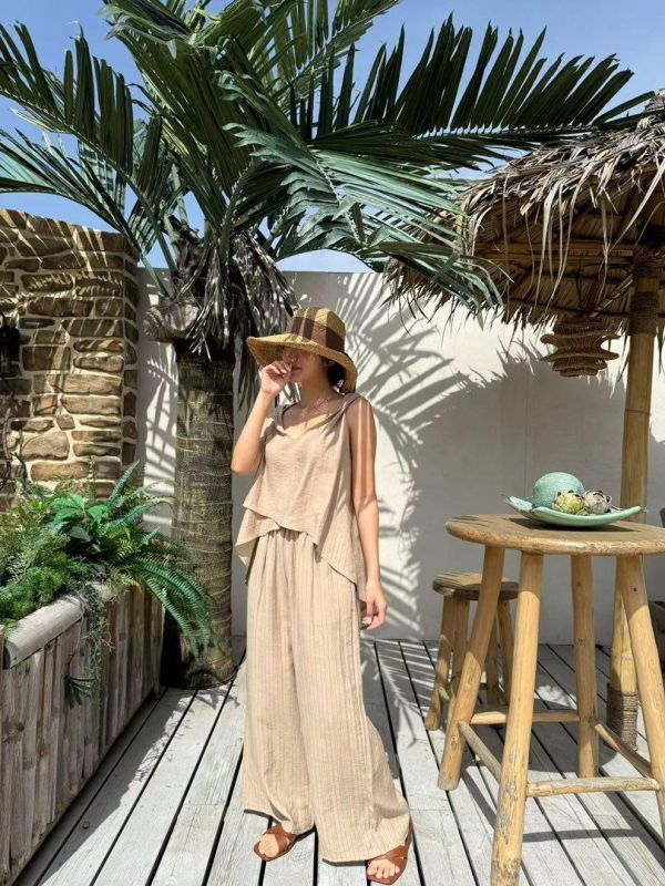 ZinD [ 輕盈質感不規則背心/直紋褲 ] 2色 3選項 2605012 shihslica ZinD,zind,ZD,zooindrawer,zoo in 抽屜,動物園,丹寧,外套,外套富翁,洋裝,韓國襪子,年終慶,雙11,雙12,黑五,百搭,合購價,自訂,春裝,Tshirt,首爾,正韓,套裝