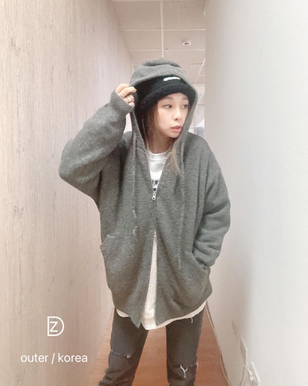 ZinD [ 質感羊絨連帽拉鏈外套 ] 2色 2602033 shihslica ZinD,zind,ZD,zooindrawer,zoo in drawer,抽屜動物園,丹寧,牛仔外套,外套富翁,洋裝,韓國襪子,年終慶,雙11,雙12,黑五,週年慶,合購價,自訂款