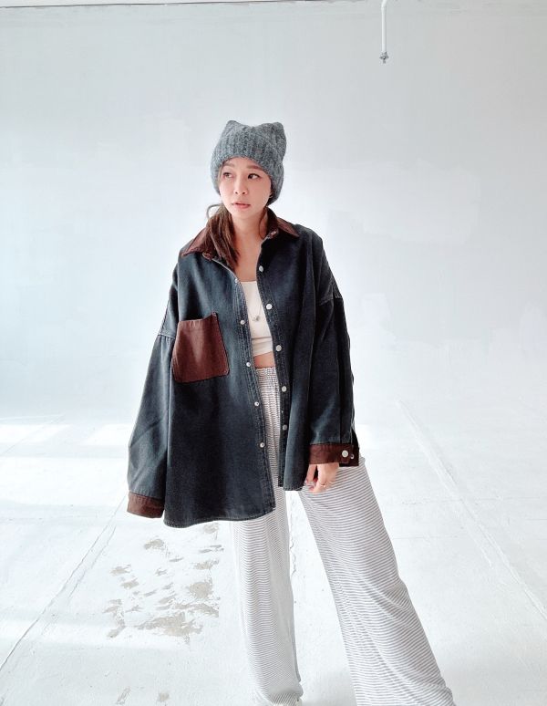 ZinD [ 麂皮拼接內絨毛丹寧襯衫外套 ] 炭灰 2601071 shihsalica ZinD,zind,ZD,zooindrawer,zoo in drawer,抽屜動物園,丹寧,牛仔外套,外套富翁,洋裝,韓國襪子,年終慶,雙11,雙12,黑五,週年慶,合購價,自訂款,shihslica