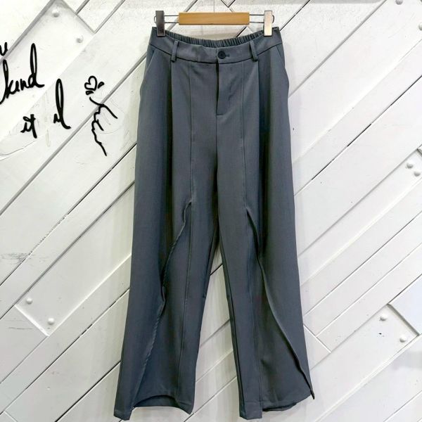 ZinD [ 斜叉切割設計感西裝褲 ] 質感灰 2603021 shihslica ZinD,zind,ZD,zooindrawer,zoo in 抽屜,抽屜動物園,丹寧,裙子,裙子富翁,洋裝,韓國襪子,年終慶,雙11,雙12,黑五,永恆慶,合購價,自訂,上班,春裝