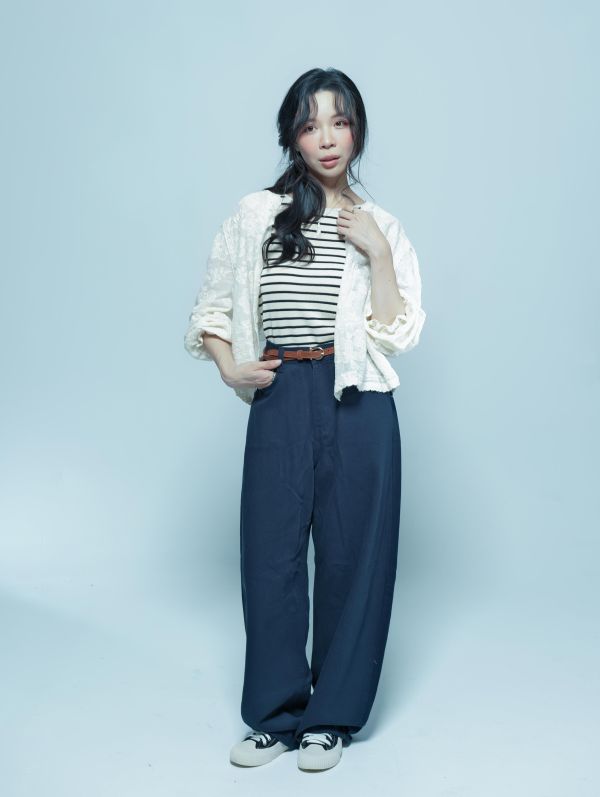 ZinD [ SALE 小圓花瓣蕾絲花精緻排釦衫 ] 米杏 2608171 (shihslica) ZinD,zind,ZD,zooindrawer,zoo in 抽屜,動物園,丹寧,外套,外套富翁,洋裝,韓國襪子,年終慶,雙11,雙12,黑五,百搭,合購價,自訂,春裝,Tshirt,首爾