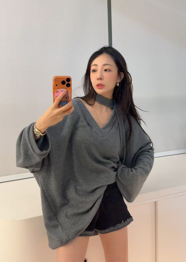 ZinD [ 大Ｖ領穿帶領巾寬袖針織 ] 2色 2512042 ZinD,zind,ZD,zooindrawer,zoo in drawer,抽屜動物園,丹寧,牛仔外套,外套富翁,洋裝,韓國襪子