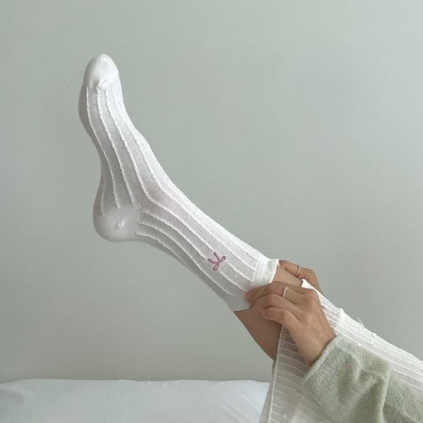 Z in D [ 韓製：小蝴蝶結細坑條氣質短襪 ] 8色 2510105 ZinD,zind,ZD,zooindrawer,zoo in drawer,抽屜動物園,丹寧,牛仔外套,外套富翁,洋裝,韓國襪子