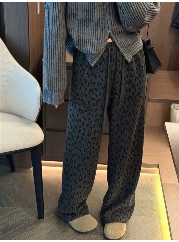 ZinD [ 豹紋內刷細絨休閒褲 ] 百搭炭灰 2512121 (shihslica) ZinD,zind,ZD,zooindrawer,zoo in drawer,抽屜動物園,丹寧,牛仔外套,外套富翁,洋裝,韓國襪子,年終慶,雙11,雙12,黑五,週年慶,合購價,自訂款,豹紋