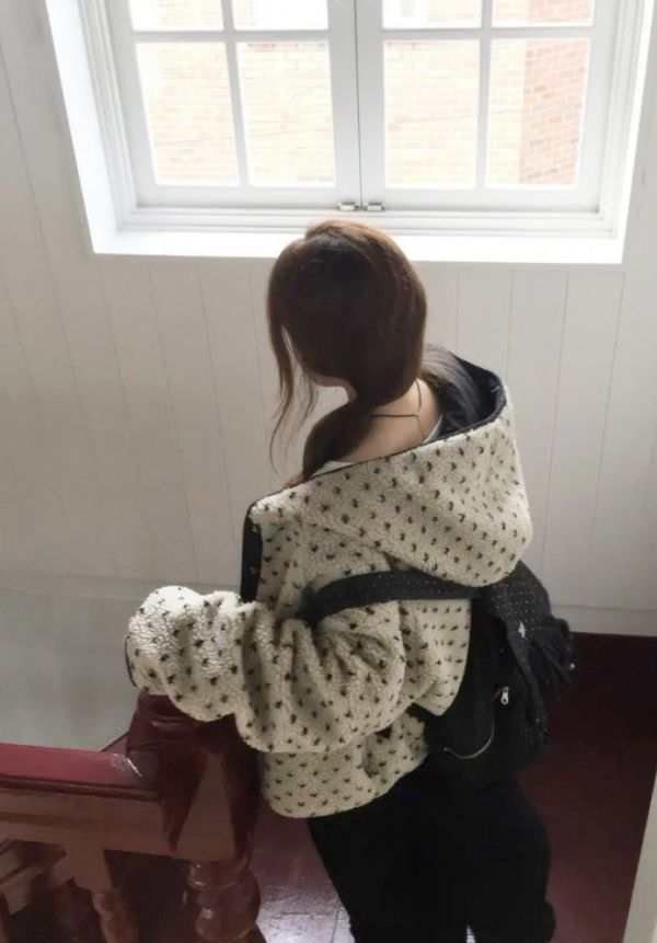 ZinD [ 小愛心毛毛連帽雙面暖外套 ] 3色 2511216 ZinD,zind,ZD,zooindrawer,zoo in drawer,抽屜動物園,丹寧,牛仔外套,外套富翁,洋裝,韓國襪子