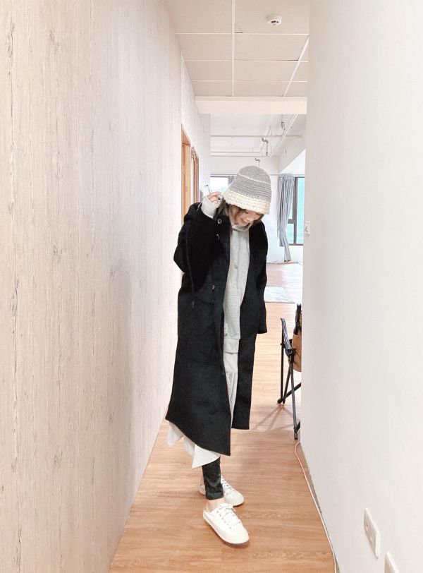 ZinD [ 大圓釦立體連帽領毛呢長大衣 ] 炭黑 2603011 shihslica 