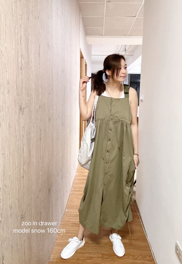 Z in D [ 兩件組：縮腰排扣工裝風背心裙 ] 3色 2507013 (shihslca) ZinD,zind,ZD,zooindrawer,zoo in drawer,抽屜動物園,丹寧,牛仔外套,外套富翁,洋裝