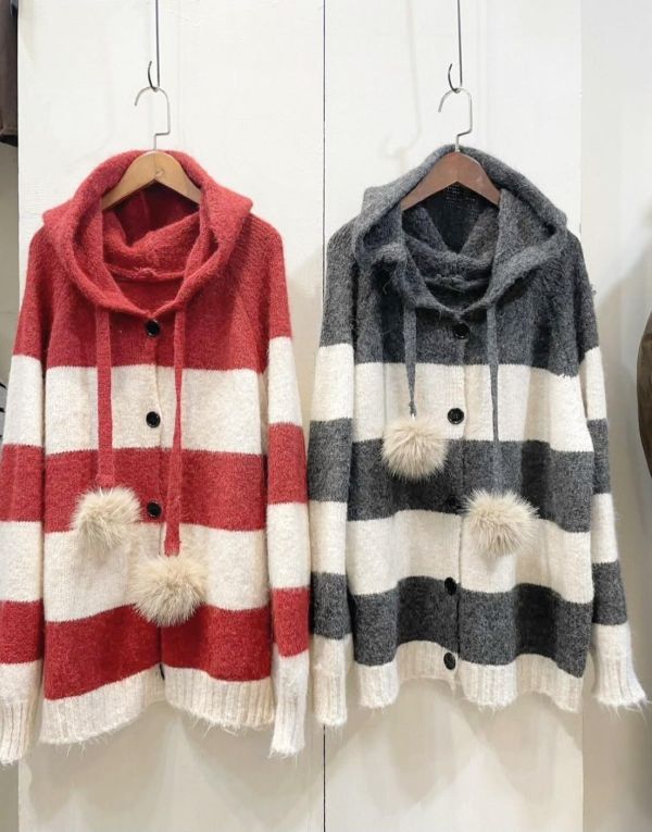 ZinD [ 毛毛球雙色彈性針織帽外套 ] 2色 2601022 shihslica ZinD,zind,ZD,zooindrawer,zoo in drawer,抽屜動物園,丹寧,牛仔外套,外套富翁,洋裝,韓國襪子,年終慶,雙11,雙12,黑五,週年慶,合購價,自訂款