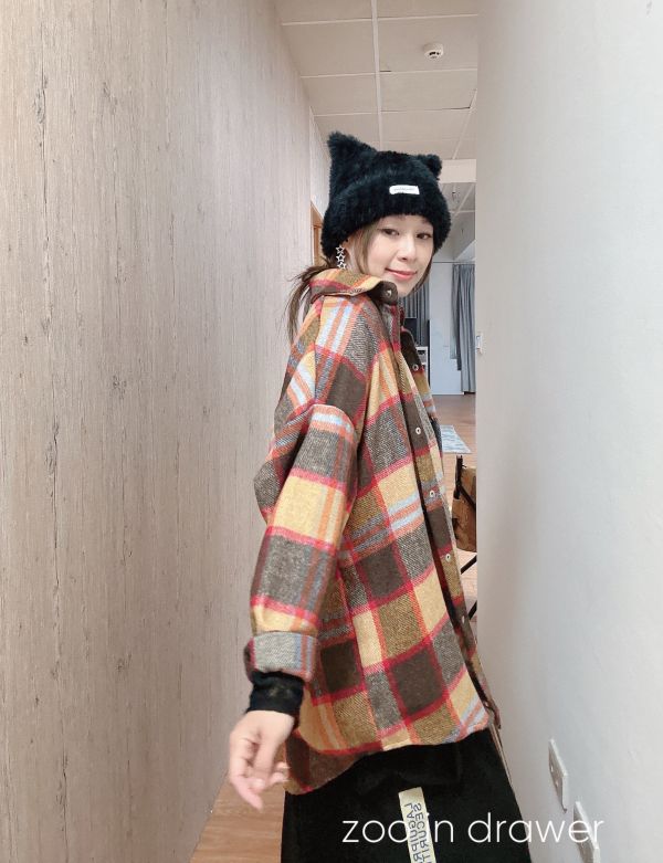 ZinD [ 彩釦配色格紋磨毛襯衫 ] 2色 2511214 ZinD,zind,ZD,zooindrawer,zoo in drawer,抽屜動物園,丹寧,牛仔外套,外套富翁,洋裝,韓國襪子