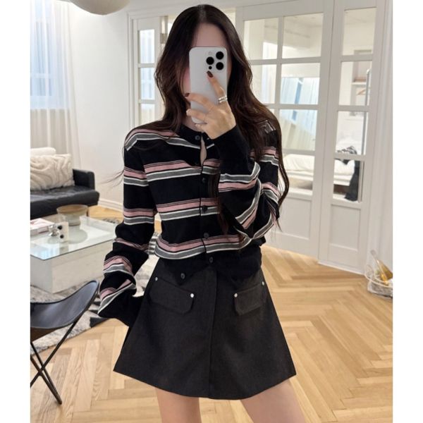 Z in D [ 配色學院風格經典針織排釦衫 ] 4色 2510132 (shihslica) ZinD,zind,ZD,zooindrawer,zoo in drawer,抽屜動物園,丹寧,牛仔外套,外套富翁,洋裝,韓國襪子