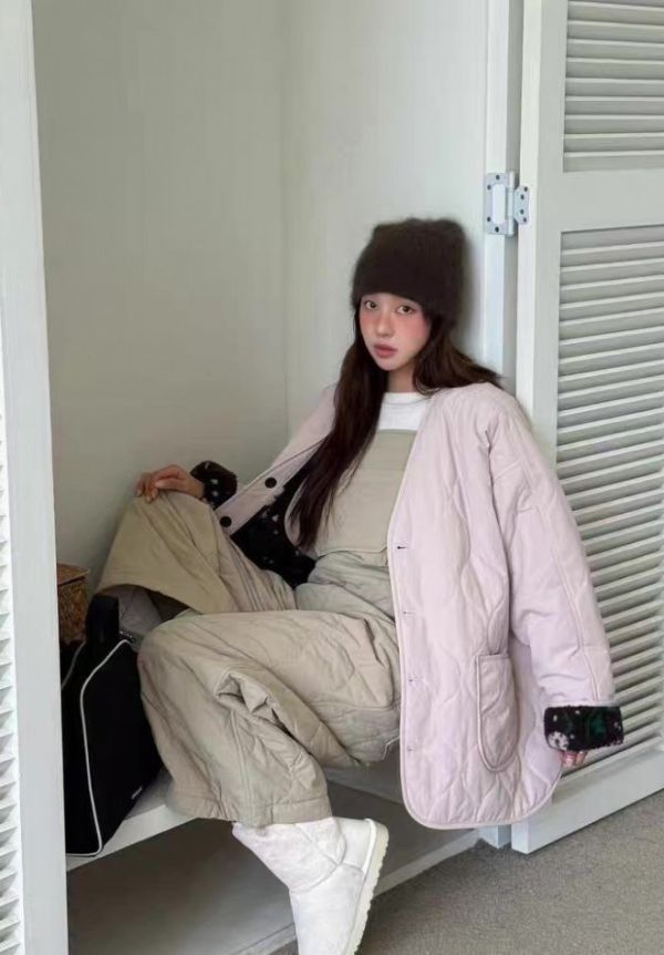 ZinD [ 毛毛花朵復古雙面暖外套 ] 2511215 shihslica ZinD,zind,ZD,zooindrawer,zoo in drawer,抽屜動物園,丹寧,牛仔外套,外套富翁,洋裝,韓國襪子