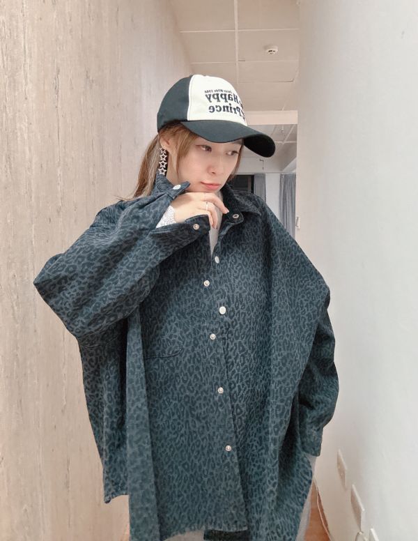 ZinD [ 水洗小豹紋內絨毛襯衫外套 ] 炭灰 2511293 (shihslica) ZinD,zind,ZD,zooindrawer,zoo in drawer,抽屜動物園,丹寧,牛仔外套,外套富翁,洋裝,韓國襪子