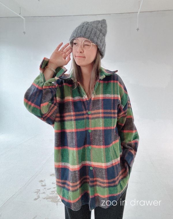 ZinD [ 智希(文英)穿著款：彩釦配色格紋磨毛襯衫 ] 2色 2511214 ZinD,zind,ZD,zooindrawer,zoo in drawer,抽屜動物園,丹寧,牛仔外套,外套富翁,洋裝,韓國襪子