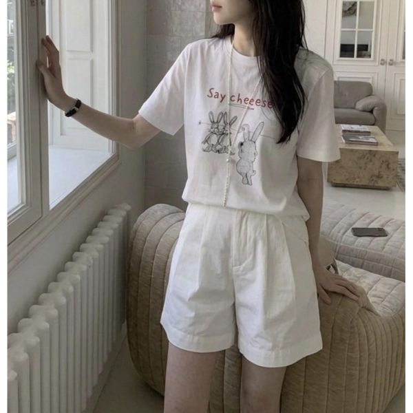 ZinD [ 拍照兔兔優質棉Ｔ ] 2色 2604041 shihslica ZinD,zind,ZD,zooindrawer,zoo in 抽屜,抽屜動物園,丹寧,裙子,裙子富翁,洋裝,韓國襪子,年終慶,雙11,雙12,黑五,永恆慶,合購價,自訂,春裝,Tshirt