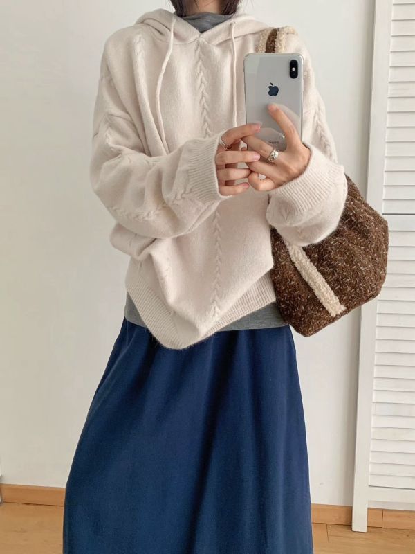 ZinD [ 柔柔 麻花編飾彈性連帽針織 ] 3色 2601021 shihslica ZinD,zind,ZD,zooindrawer,zoo in drawer,抽屜動物園,丹寧,牛仔外套,外套富翁,洋裝,韓國襪子,年終慶,雙11,雙12,黑五,週年慶,合購價,自訂款