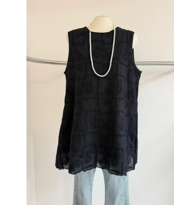 ZinD [ 刺繡蕾絲緹花長版背心 ] 2色 2604204 ZinD,zind,ZD,zooindrawer,zoo in 抽屜,動物園,丹寧,外套,外套富翁,洋裝,韓國襪子,年終慶,雙11,雙12,黑五,百搭,合購價,自訂,春裝,Tshirt,首爾