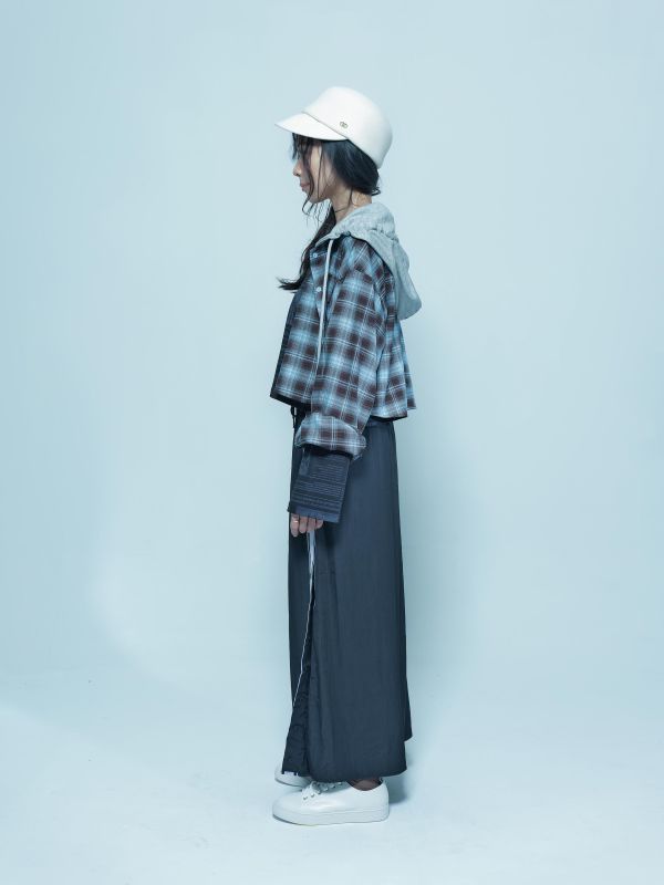 Z in D [ SALE 正韓品牌：側排扣休閒運動風格薄長裙 ] 2色 2509224 ZinD,zind,ZD,zooindrawer,zoo in 抽屜,動物園,丹寧,外套,外套富翁,洋裝,韓國襪子,年終慶,雙11,雙12,黑五,百搭,合購價,自訂,春裝,Tshirt,首爾