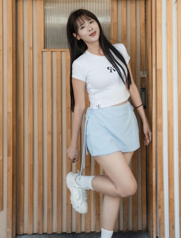 ZinD [ Mei穿著款：側邊綁帶休閒清新短褲裙 ]  2607204 ZinD,zind,ZD,zooindrawer,zoo in 抽屜,動物園,丹寧,外套,外套富翁,洋裝,韓國襪子,年終慶,雙11,雙12,黑五,百搭,合購價,自訂,春裝,Tshirt,首爾