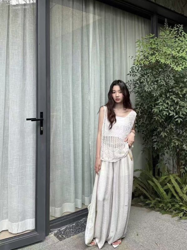 Z in D [ 3件套裝：勾編蕾絲背心+文青風輕薄褲＋小可愛 ] 3色 2507031 (shihslica) ZinD,zind,ZD,zooindrawer,zoo in drawer,抽屜動物園,丹寧,牛仔外套,外套富翁,洋裝