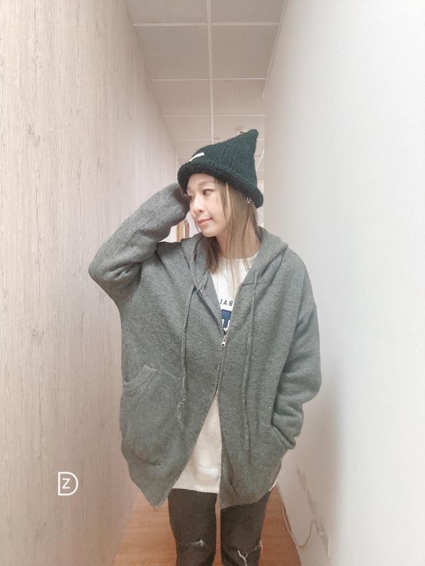 ZinD [ 質感羊絨連帽拉鏈外套 ] 2色 2602033 shihslica ZinD,zind,ZD,zooindrawer,zoo in drawer,抽屜動物園,丹寧,牛仔外套,外套富翁,洋裝,韓國襪子,年終慶,雙11,雙12,黑五,週年慶,合購價,自訂款