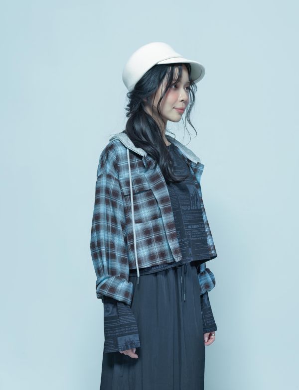 ZinD [ SALE 家蓁穿著款：經典格紋連帽排扣短外套上衣 ] 2色 2608274 ZinD,zind,ZD,zooindrawer,zoo in 抽屜,動物園,丹寧,外套,外套富翁,洋裝,韓國襪子,年終慶,雙11,雙12,黑五,百搭,合購價,自訂,春裝,Tshirt,首爾