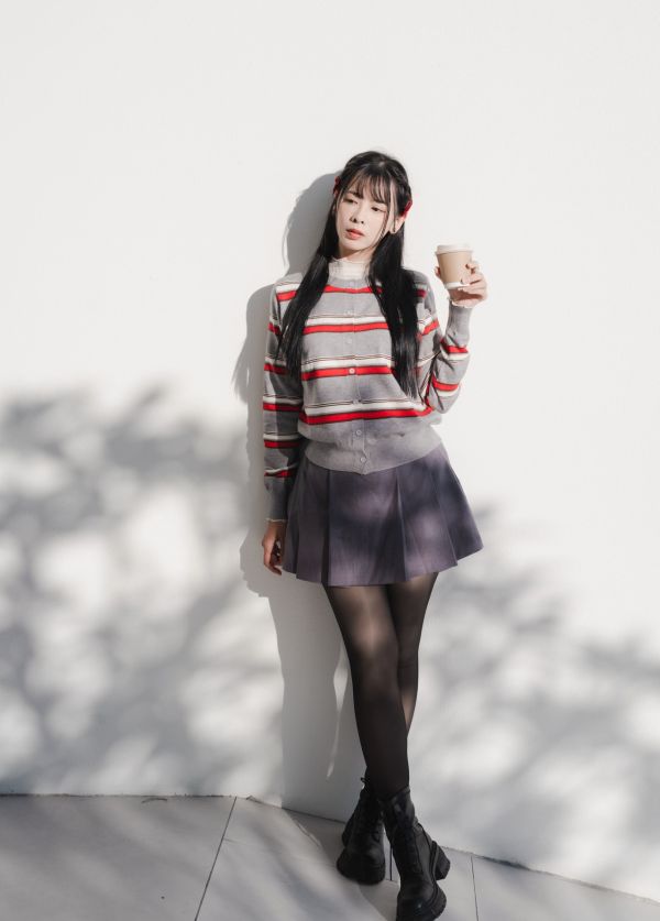 Z in D [ Mei穿著款：配色學院風格經典針織排釦衫 ] 4色 2510132 (shihslica) ZinD,zind,ZD,zooindrawer,zoo in drawer,抽屜動物園,丹寧,牛仔外套,外套富翁,洋裝,韓國襪子