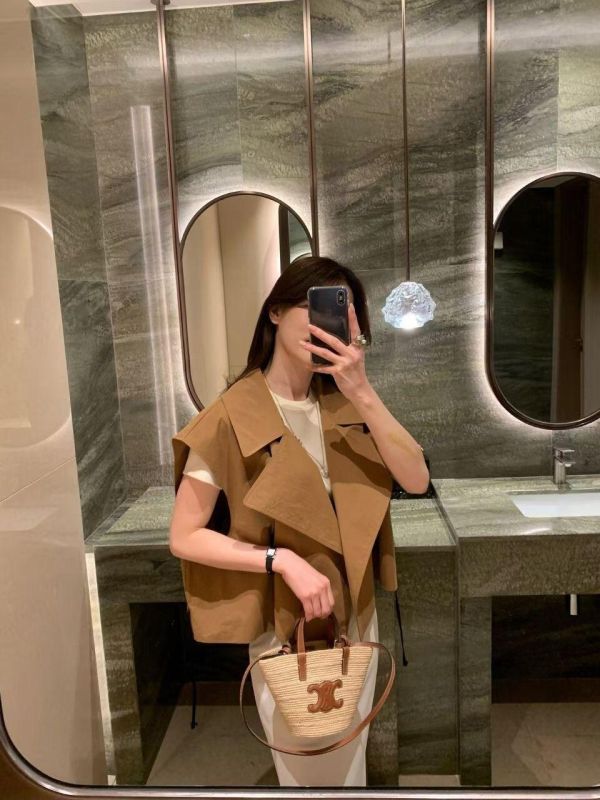 ZinD [ 大翻領西裝風格背心外套 ] 2色 2604291 shihslica ZinD,zind,ZD,zooindrawer,zoo in 抽屜,動物園,丹寧,外套,外套富翁,洋裝,韓國襪子,年終慶,雙11,雙12,黑五,百搭,合購價,自訂,春裝,Tshirt,首爾