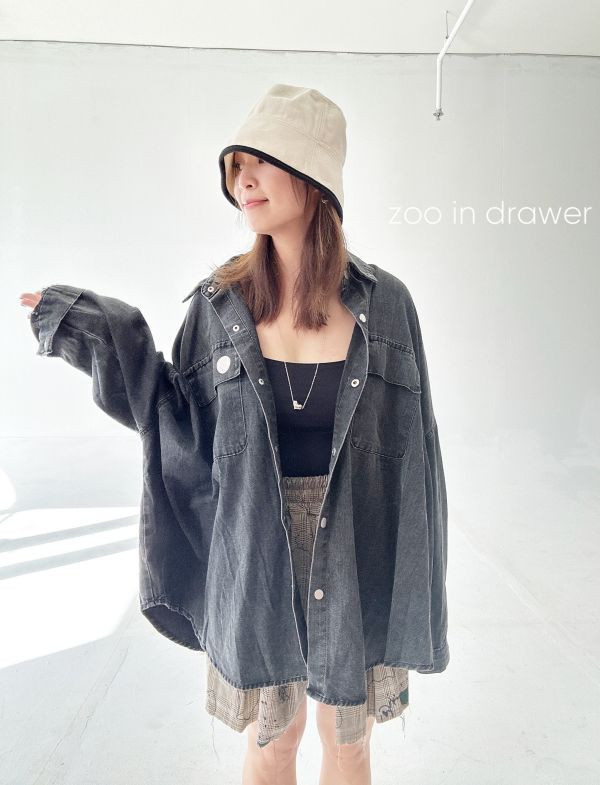 Z in D [ 限量自訂款：oversize洗色單寧百搭襯衫外套 ] 2色 2508212b (shihslica) ZinD,zind,ZD,zooindrawer,zoo in drawer,抽屜動物園,丹寧,牛仔外套,外套富翁,洋裝