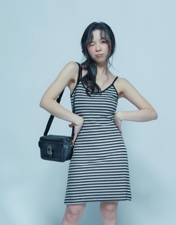 ZinD [ SALE 橫紋細肩彈性連身長版背心裙 ] 2色 2608063 ZinD,zind,ZD,zooindrawer,zoo in 抽屜,動物園,丹寧,外套,外套富翁,洋裝,韓國襪子,年終慶,雙11,雙12,黑五,百搭,合購價,自訂,春裝,Tshirt,首爾