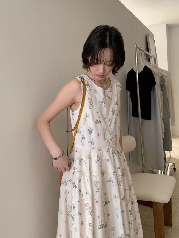 Z in D [ 清新花朵立體剪裁洋裝 ] 米白 2505164 (shihslica) ZinD,zind,ZD,zooindrawer,zoo in drawer,抽屜動物園,丹寧,牛仔外套,外套富翁,洋裝