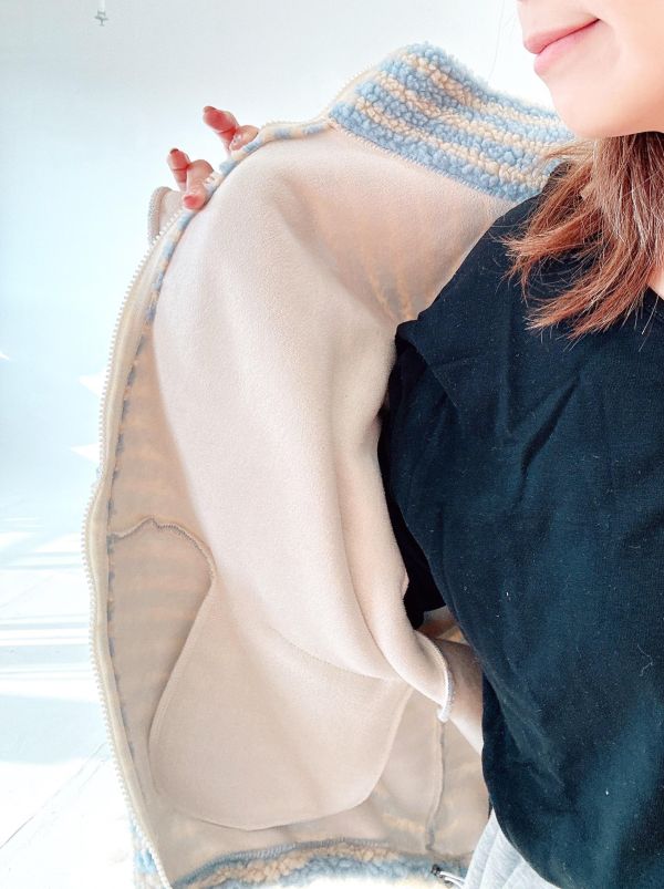 ZinD [  立領條紋Ｑ毛毛拉鏈外套 ] 3色 2502035 shihslica ZinD,zind,ZD,zooindrawer,zoo in drawer,抽屜動物園,丹寧,牛仔外套,外套富翁,洋裝,韓國襪子,年終慶,雙11,雙12,黑五,週年慶,合購價,自訂款