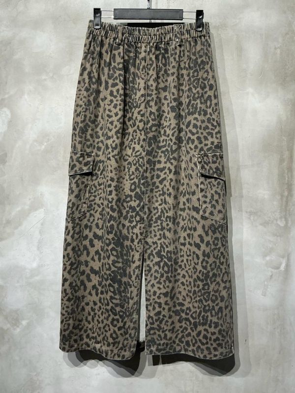 ZinD [ 豹紋霧色工裝剪裁直線裙 ] 2色 2609291 ZinD,zind,ZD,zooindrawer,zoo in 抽屜,動物園,丹寧,外套,外套富翁,洋裝,韓國襪子,年終慶,雙11,雙12,黑五,百搭,合購價,自訂,春裝,Tshirt,首爾