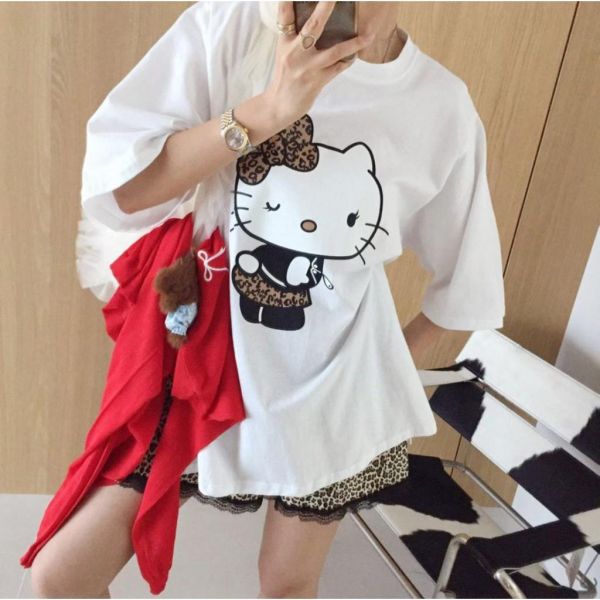 ZinD [ 豹紋凱蒂 好評再版 薄棉Ｔ ] 2色 2604203 ZinD,zind,ZD,zooindrawer,zoo in 抽屜,抽屜動物園,丹寧,裙子,裙子富翁,洋裝,韓國襪子,年終慶,雙11,雙12,黑五,永恆慶,合購價,自訂,春裝,Tshirt