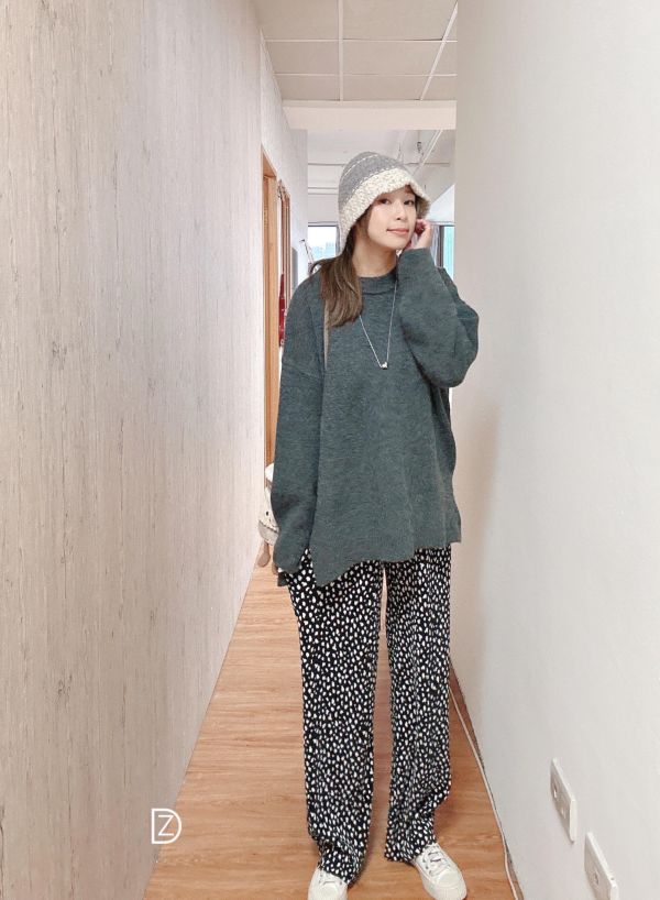 Z in D [  智希(文英)穿著款：圓領落肩寬鬆針織 ] 5色 2510151 ZinD,zind,ZD,zooindrawer,zoo in drawer,抽屜動物園,丹寧,牛仔外套,外套富翁,洋裝,韓國襪子