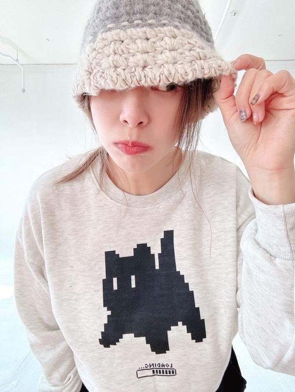 ZinD [ SALE 簡約小貓棉質Ｔ恤 ]  3色 2512262 shihslica ZinD,zind,ZD,zooindrawer,zoo in drawer,抽屜動物園,丹寧,牛仔外套,外套富翁,洋裝,韓國襪子,年終慶,雙11,雙12,黑五,週年慶,合購價,自訂款