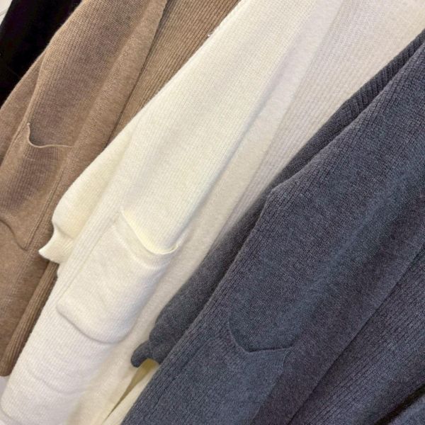 ZinD [ SALE 智希穿著款：長版針織拋袖外套 ] 2色 2603251 ZinD,zind,ZD,zooindrawer,zoo in 抽屜,抽屜動物園,丹寧,裙子,裙子富翁,洋裝,韓國襪子,年終慶,雙11,雙12,黑五,永恆慶,合購價,自訂,春裝,Tshirt