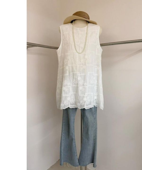 ZinD [ 刺繡蕾絲緹花長版背心 ] 2色 2604204 ZinD,zind,ZD,zooindrawer,zoo in 抽屜,動物園,丹寧,外套,外套富翁,洋裝,韓國襪子,年終慶,雙11,雙12,黑五,百搭,合購價,自訂,春裝,Tshirt,首爾