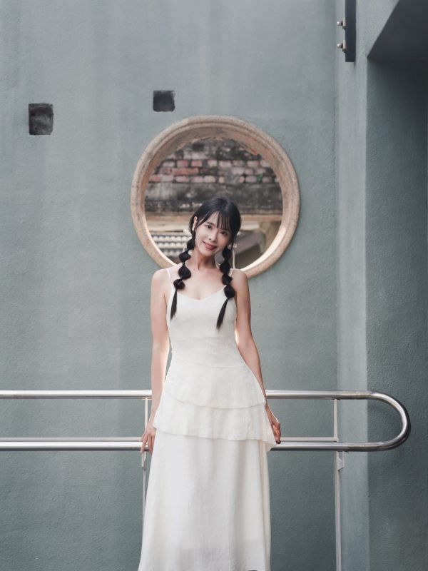 Z in D [ Mei穿著款：雙層異材質斜襬細肩優美洋裝 ] 米杏 2508231 (shihslica) 