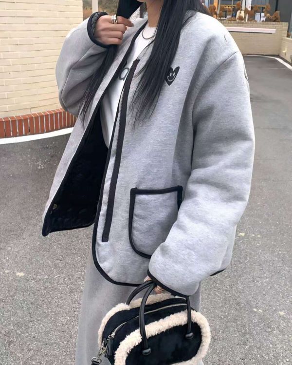 ZinD [ 雙面穿：愛心壓紋鋪棉絨空氣休閒外套 (有套裝可選) ] 4色 2512302 shihslica ZinD,zind,ZD,zooindrawer,zoo in drawer,抽屜動物園,丹寧,牛仔外套,外套富翁,洋裝,韓國襪子,年終慶,雙11,雙12,黑五,週年慶,合購價,自訂款