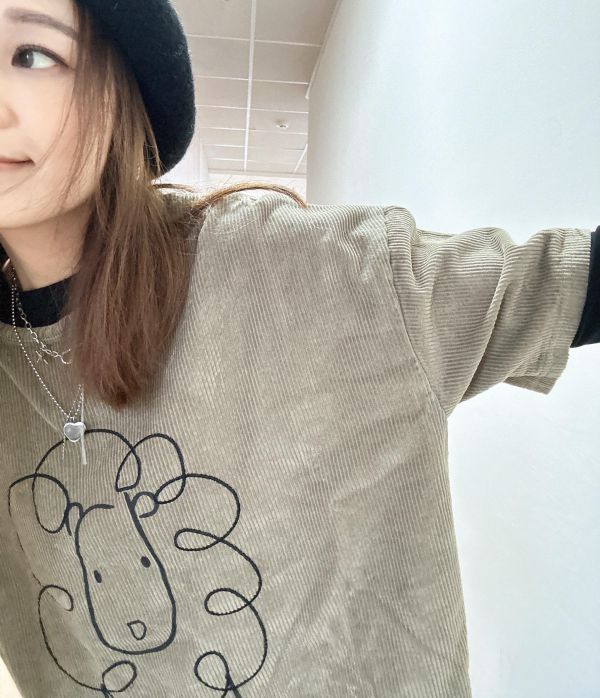 ZinD [ 捲毛獅子細絨棉短袖T ] 2色 2604061 ZinD,zind,ZD,zooindrawer,zoo in 抽屜,抽屜動物園,丹寧,裙子,裙子富翁,洋裝,韓國襪子,年終慶,雙11,雙12,黑五,永恆慶,合購價,自訂,春裝,Tshirt,zaccu