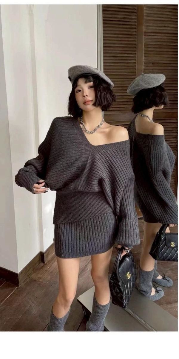 ZinD [ 針織套裝：寬V領美肩上衣+短裙 ] 3色 2512211 shihslica 